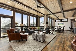 Quarterdeck Resort & Restaurant