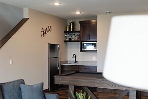 Quarterdeck Resort & Restaurant