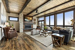 Quarterdeck Resort & Restaurant