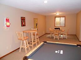 Quarterdeck Resort & Restaurant