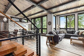 Quarterdeck Resort & Restaurant