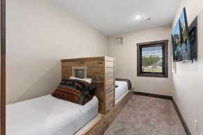 Quarterdeck Resort & Restaurant