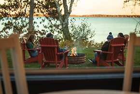 Quarterdeck Resort & Restaurant