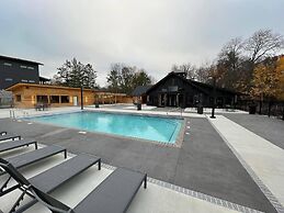 Quarterdeck Resort & Restaurant