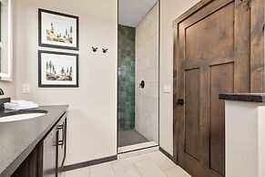 Quarterdeck Resort & Restaurant