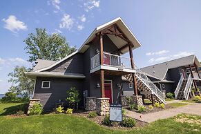 Quarterdeck Resort & Restaurant