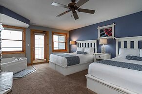 Quarterdeck Resort & Restaurant