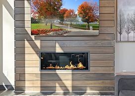 Quarterdeck Resort & Restaurant