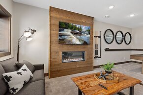 Quarterdeck Resort & Restaurant