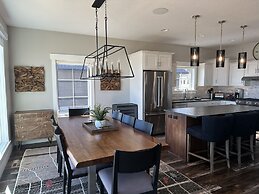 Quarterdeck Resort & Restaurant