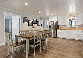 Quarterdeck Resort & Restaurant