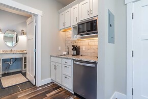 Quarterdeck Resort & Restaurant