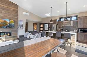 Quarterdeck Resort & Restaurant