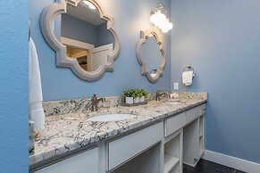 Quarterdeck Resort & Restaurant