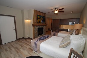 Quarterdeck Resort & Restaurant