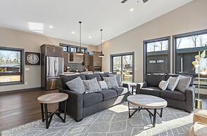 Quarterdeck Resort & Restaurant