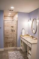 Quarterdeck Resort & Restaurant