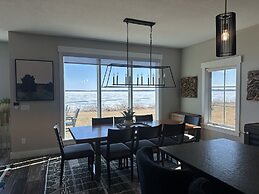 Quarterdeck Resort & Restaurant