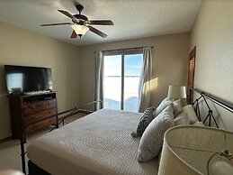 Quarterdeck Resort & Restaurant