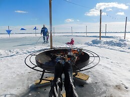 Quarterdeck Resort & Restaurant