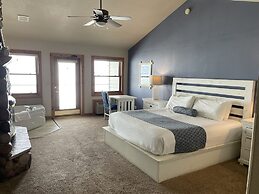 Quarterdeck Resort & Restaurant