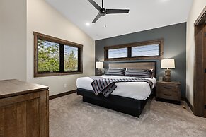 Quarterdeck Resort & Restaurant