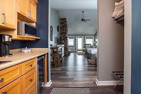 Quarterdeck Resort & Restaurant