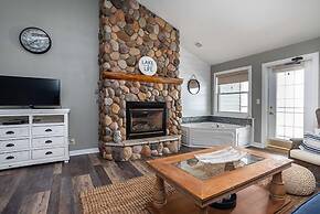 Quarterdeck Resort & Restaurant