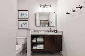 Quarterdeck Resort & Restaurant