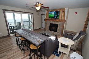 Quarterdeck Resort & Restaurant