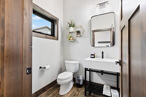 Quarterdeck Resort & Restaurant