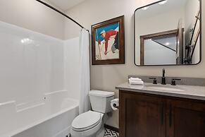 Quarterdeck Resort & Restaurant