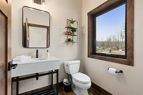 Quarterdeck Resort & Restaurant