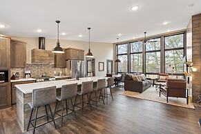 Quarterdeck Resort & Restaurant