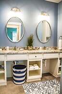 Quarterdeck Resort & Restaurant