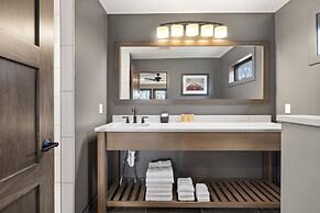 Quarterdeck Resort & Restaurant