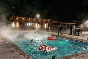 Quarterdeck Resort & Restaurant