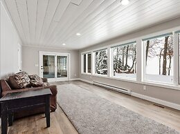 Quarterdeck Resort & Restaurant