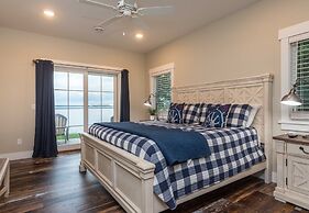 Quarterdeck Resort & Restaurant