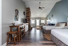 Quarterdeck Resort & Restaurant