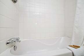 Guest House Inn & Suites