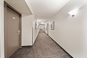 Guest House Inn & Suites