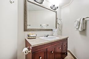 Guest House Inn & Suites