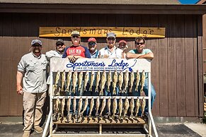 Sportsman's Lodge