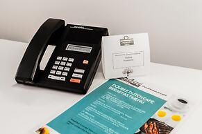Commodore Suites