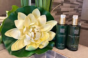 Commodore Suites, SureStay Collection by Best Western