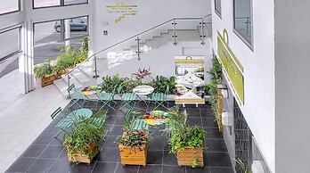 Commodore Suites, SureStay Collection by Best Western