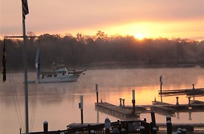 Inn At The Canal Bed & Breakfast