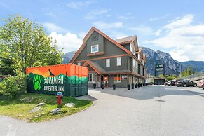 Squamish Adventure Inn