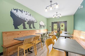 Squamish Adventure Inn